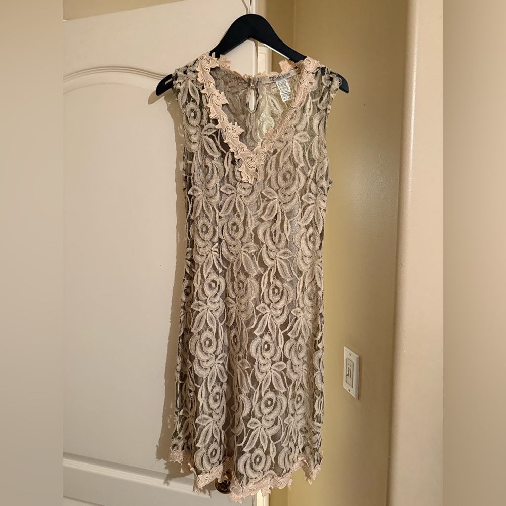 Women’s lace dress
